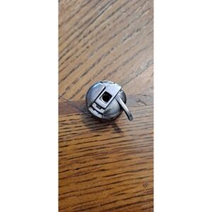 Signature Sewing Machine Replacement Bobbin & Bobbin Case